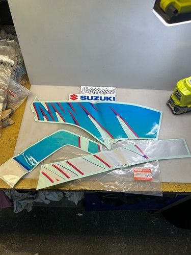 Jeu autocollant droit suzuki - autocollant,